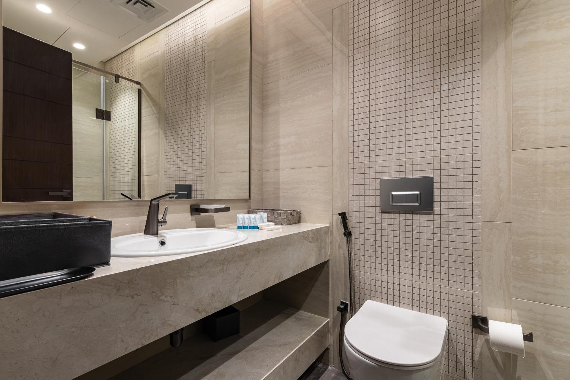 Simply Comfort At Nobles Tower Luxury Burj View Appartement